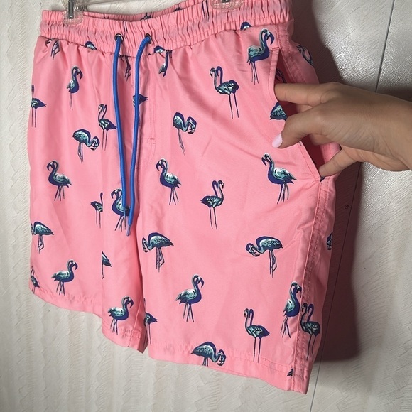 CLUB ROOM quick dry performance flamingo 7” swim trunks size medium - Picture 3 of 6